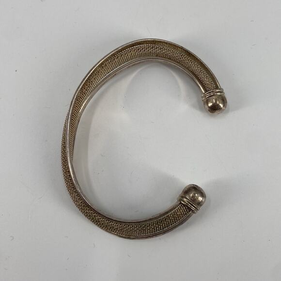 Sterling silver modern mesh crossover cuff bracelet - Picture 6 of 9